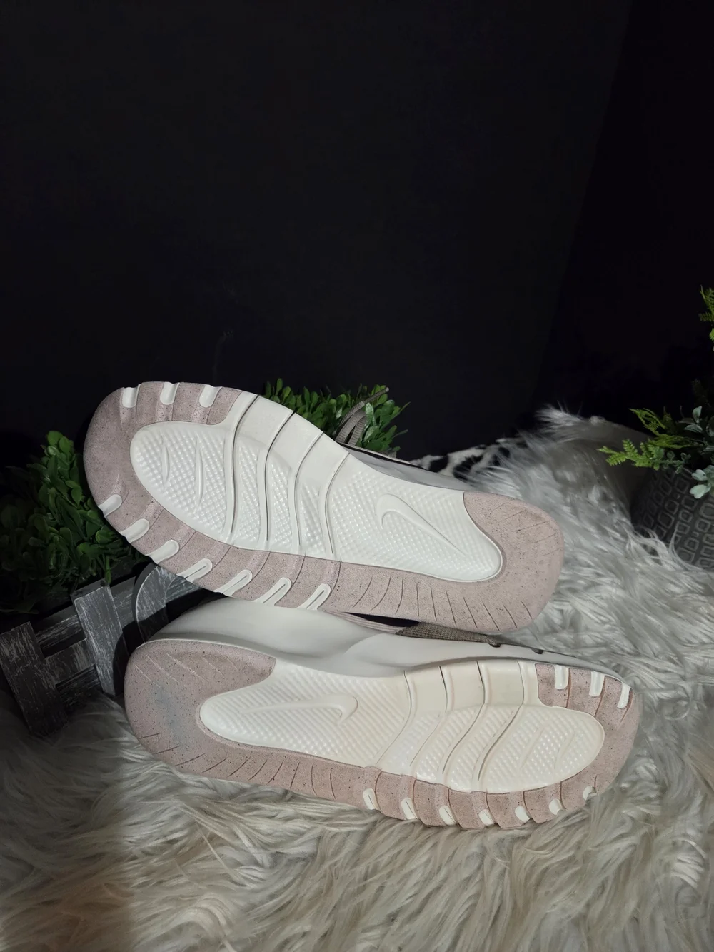 Nike Flex Train Taupe/Black and Light Pink Athletic Sneakers. Unisex 10W, 8.5M